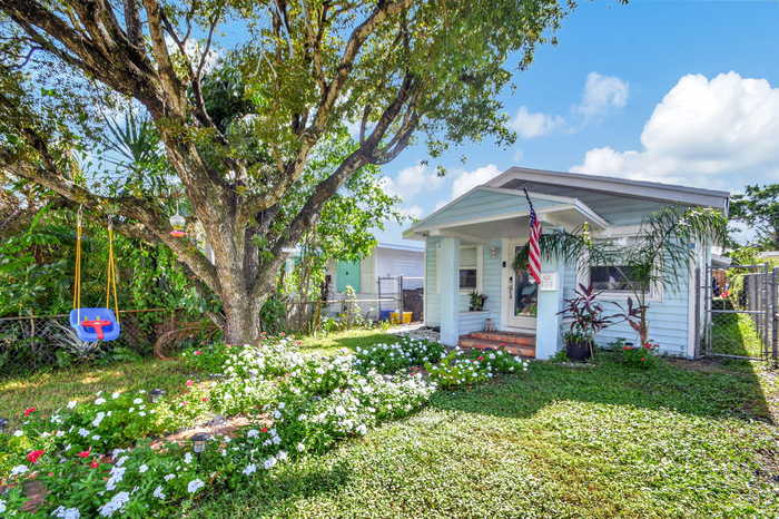 photo 2: 616 K Street, Lake Worth Beach FL 33460