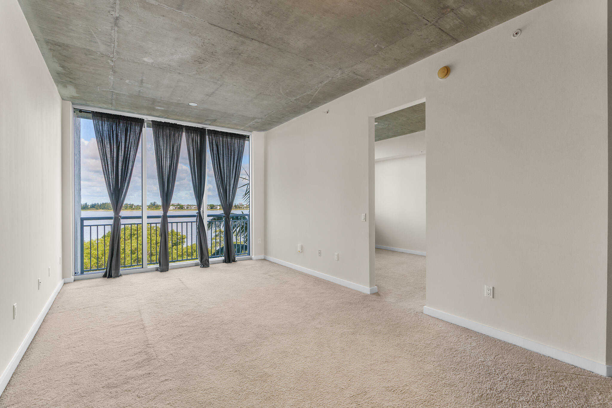 photo 3: 300 Australian Avenue Unit 423, West Palm Beach FL 33401