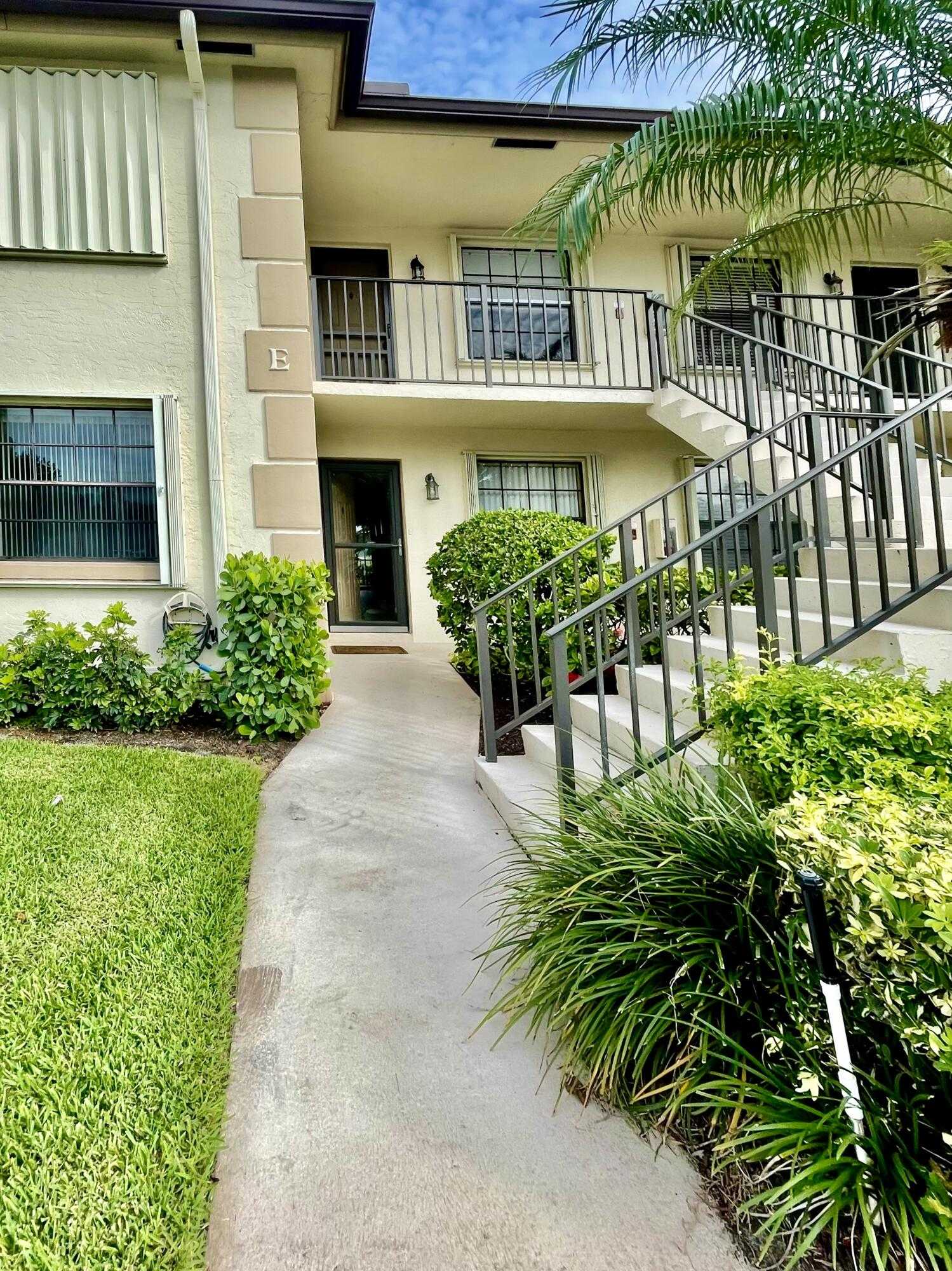 photo 2: 1501 Pinecrest Circle Unit E, Jupiter FL 33458