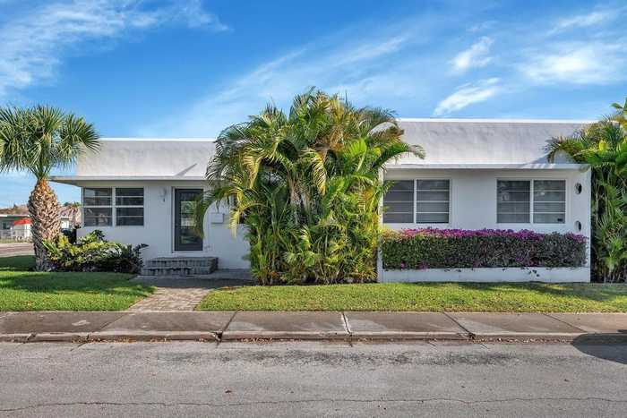 photo 1: 902 J Street, Lake Worth Beach FL 33460