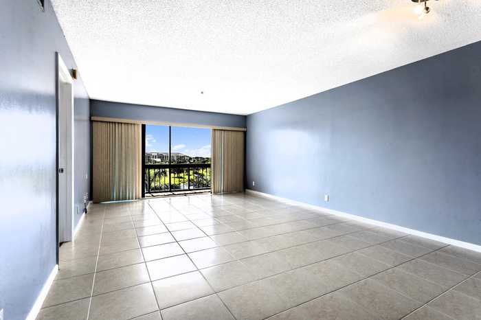 photo 2: 3000 Presidential Way Unit 506, West Palm Beach FL 33401