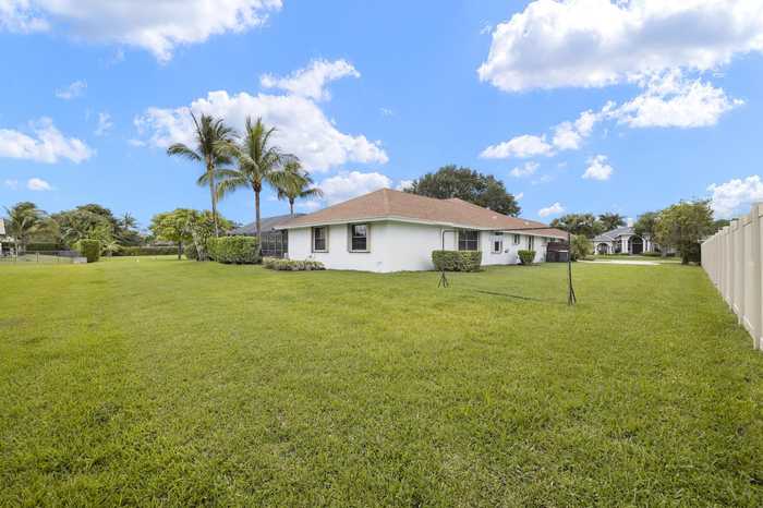 photo 32: 15655 Meadow Wood Drive, Wellington FL 33414