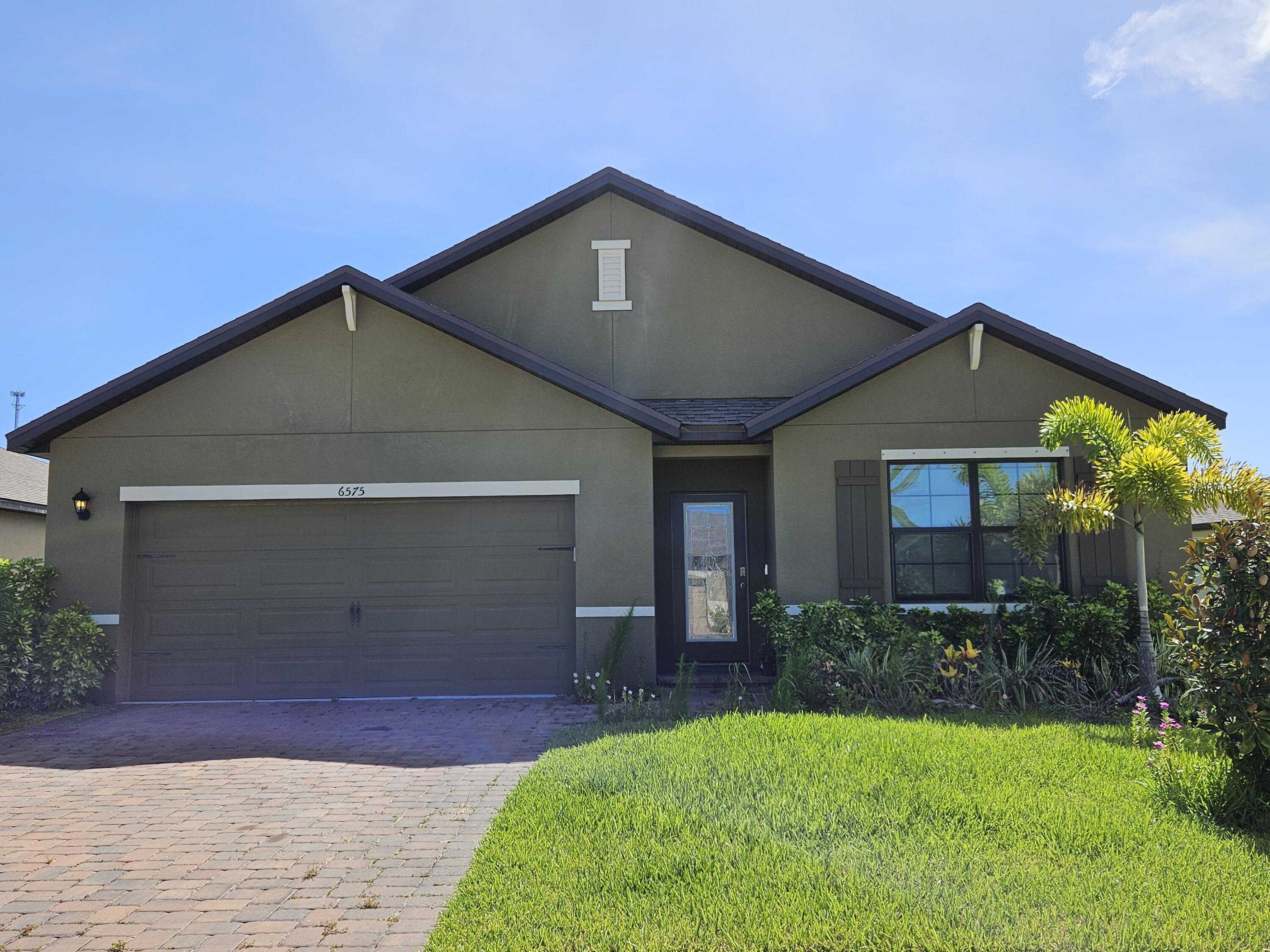 photo 1: 6575 Lokosee Court, Vero Beach FL 32967