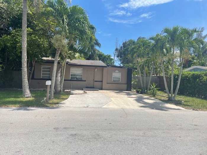 photo 1: 4424 Kent Avenue, Lake Worth FL 33461