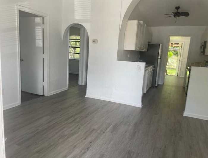 photo 2: 4424 Kent Avenue, Lake Worth FL 33461