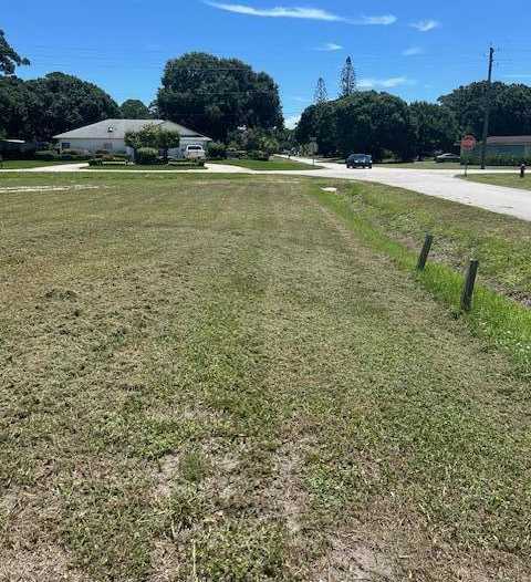 photo 1: 3694 Avenue K Avenue, Fort Pierce FL 34947