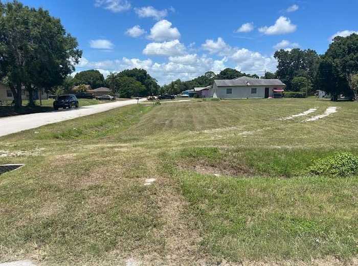 photo 2: 3694 Avenue K Avenue, Fort Pierce FL 34947