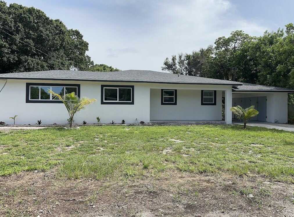 photo 1: 707 Ohio Avenue, Fort Pierce FL 34950