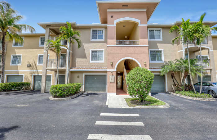 photo 1: 6510 Emerald Dunes Drive Unit 303, West Palm Beach FL 33411