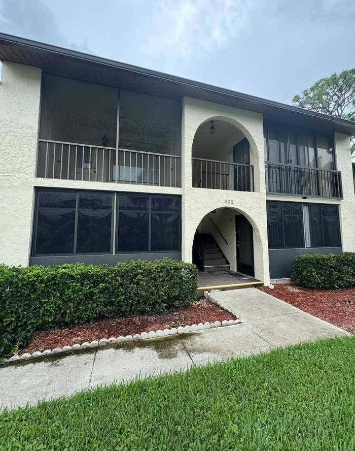 photo 1: 302 Knotty Pine Circle Unit D-1, Greenacres FL 33463