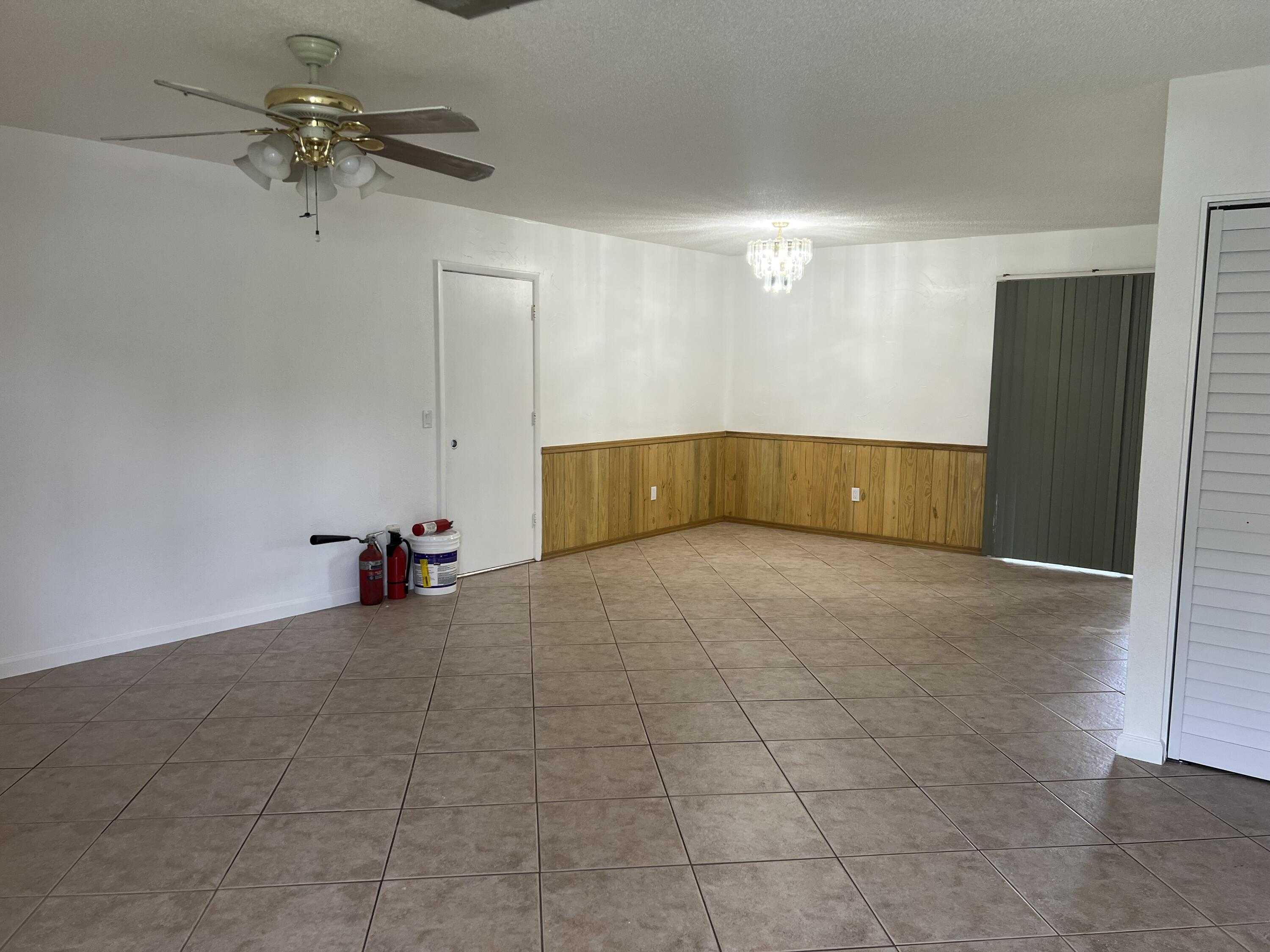 photo 3: 220 Davis Road, Palm Springs FL 33461