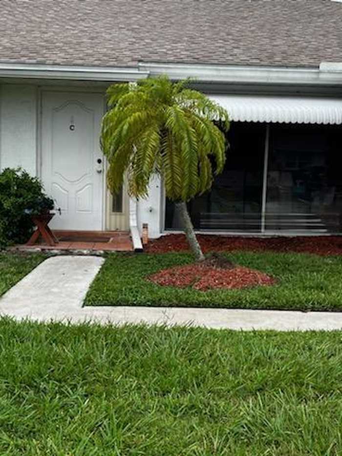 photo 1: 122 Lakes End Drive Unit C, Fort Pierce FL 34982