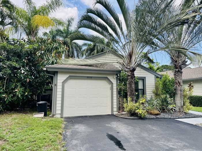 photo 1: 2533 Bedford Mews Drive, Wellington FL 33414