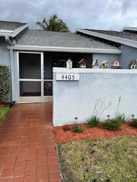 photo 1: 4405 Lucerne Villas Lane, Lake Worth FL 33467