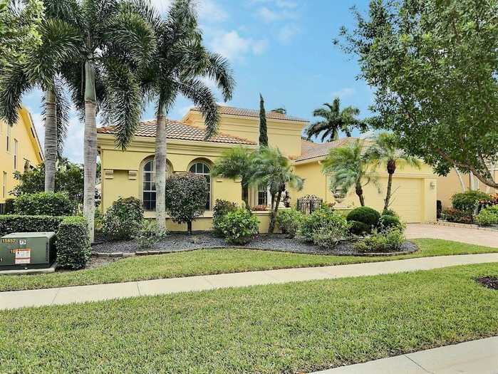 photo 2: 8768 Via Prestigio, Wellington FL 33411