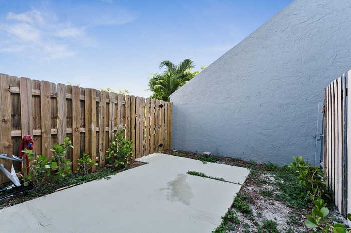 photo 2: 4 Crossings Circle Unit D, Boynton Beach FL 33435