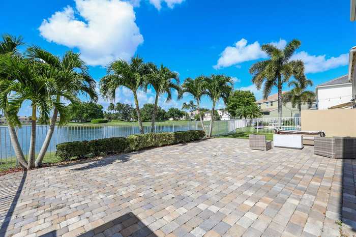 photo 2: 286 Berenger Walk, Royal Palm Beach FL 33414