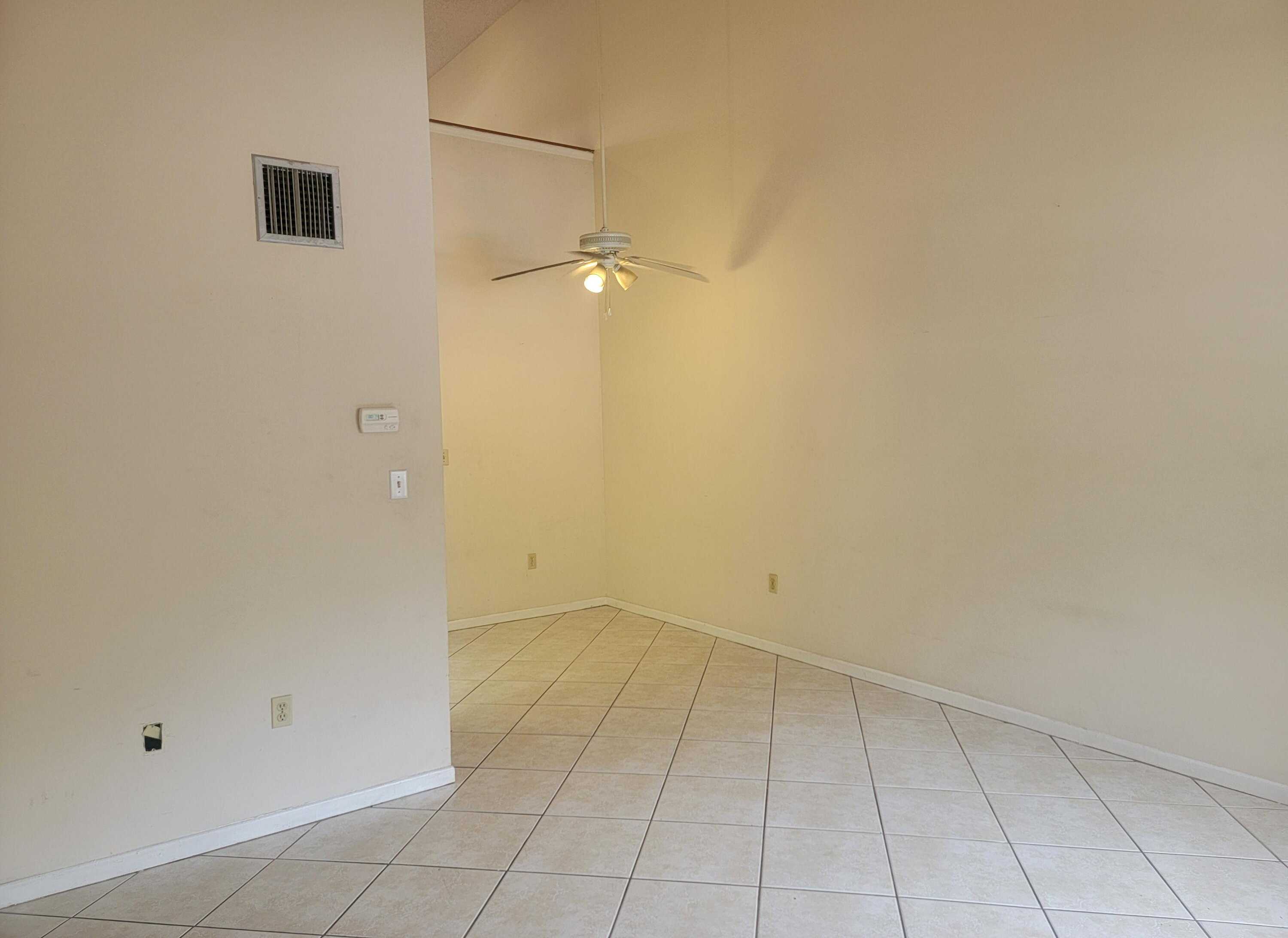 photo 2: 2005 Oleander Boulevard Unit Apt B, Fort Pierce FL 34950