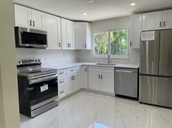 photo 1: 3956 Gardenia Ave, Palm Springs FL 33461