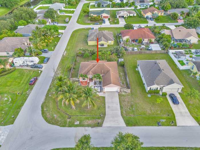 photo 2: 902 Cleary Terrace, Port Saint Lucie FL 34953