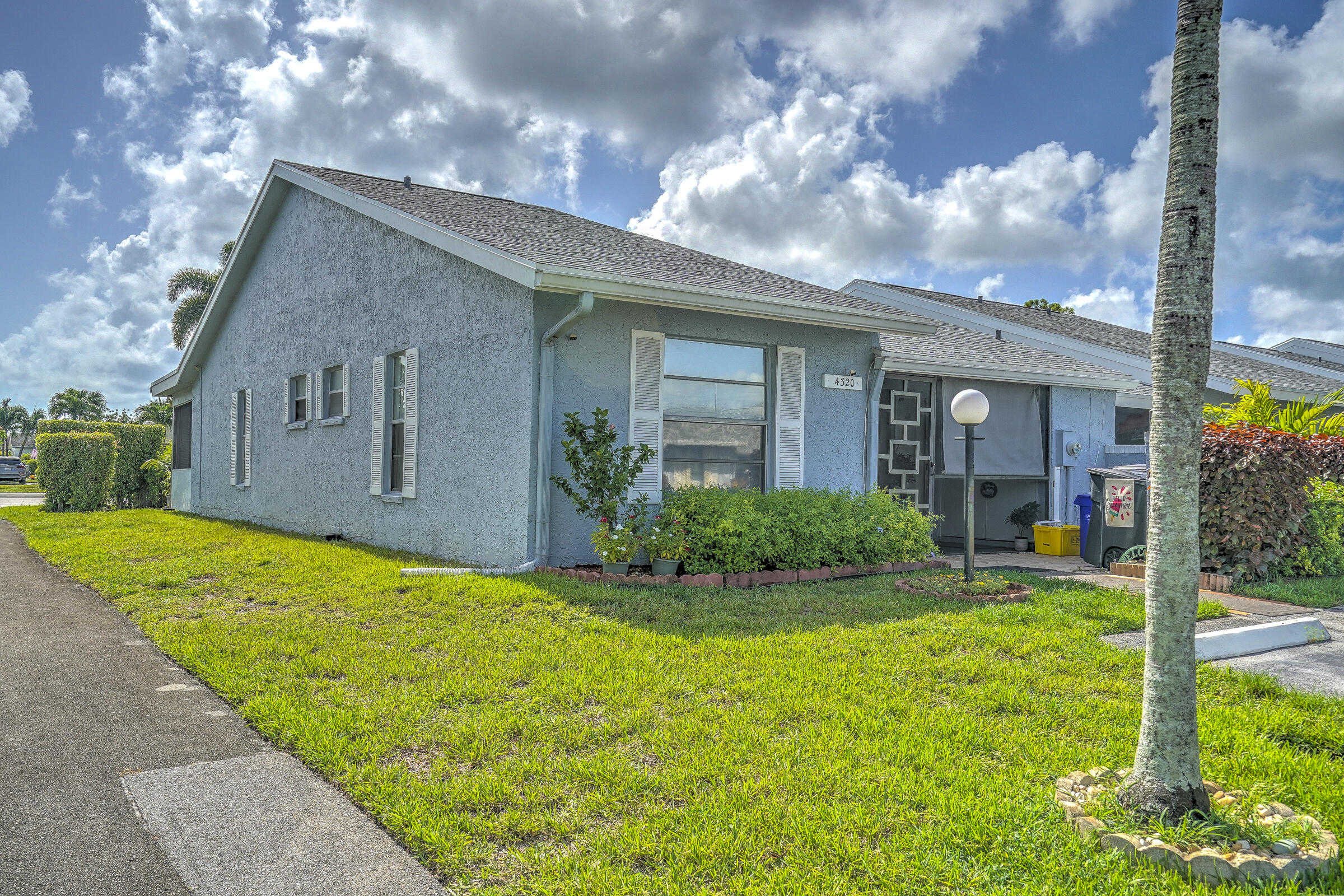 photo 1: 4320 Lucerne Villas Lane, Lake Worth FL 33467