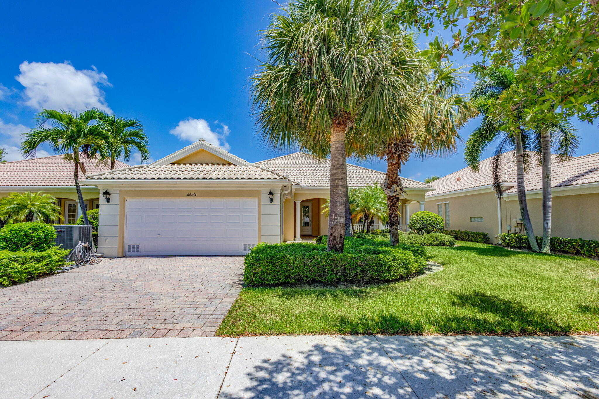 photo 1: 4619 Bontia Drive, Palm Beach Gardens FL 33418