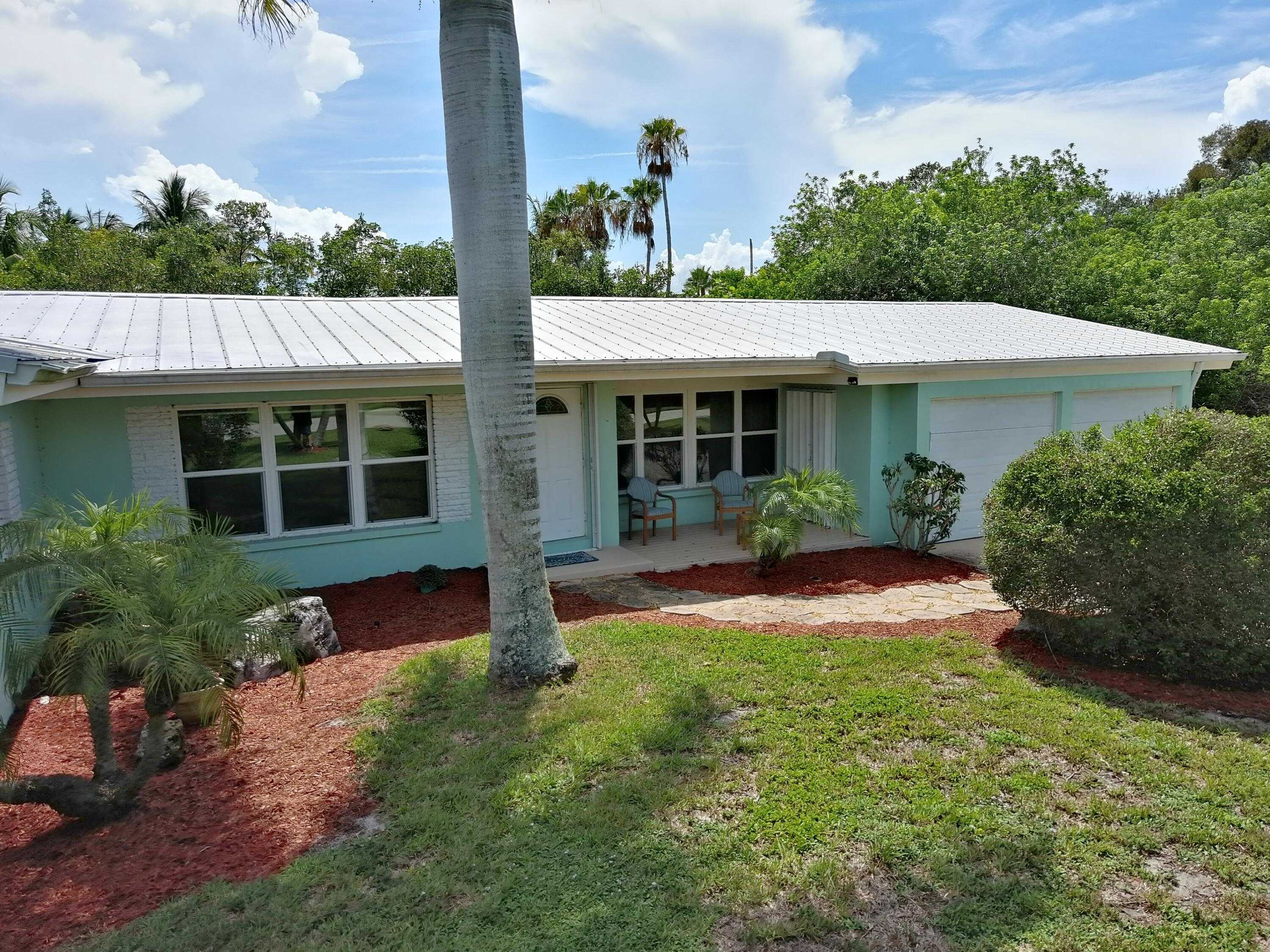 photo 2: 285 Live Oak Drive, Vero Beach FL 32963