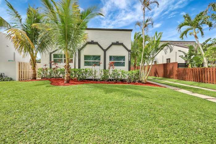 photo 1: 522 Upland Road, West Palm Beach FL 33401