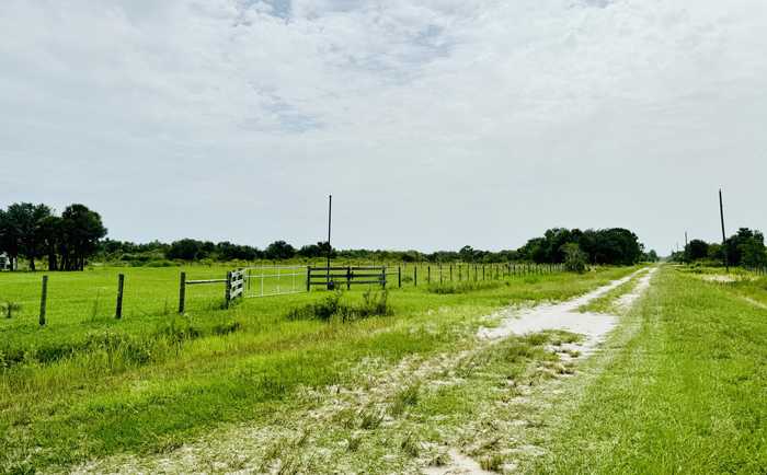 photo 11: 17597 302nd, Okeechobee FL 34972