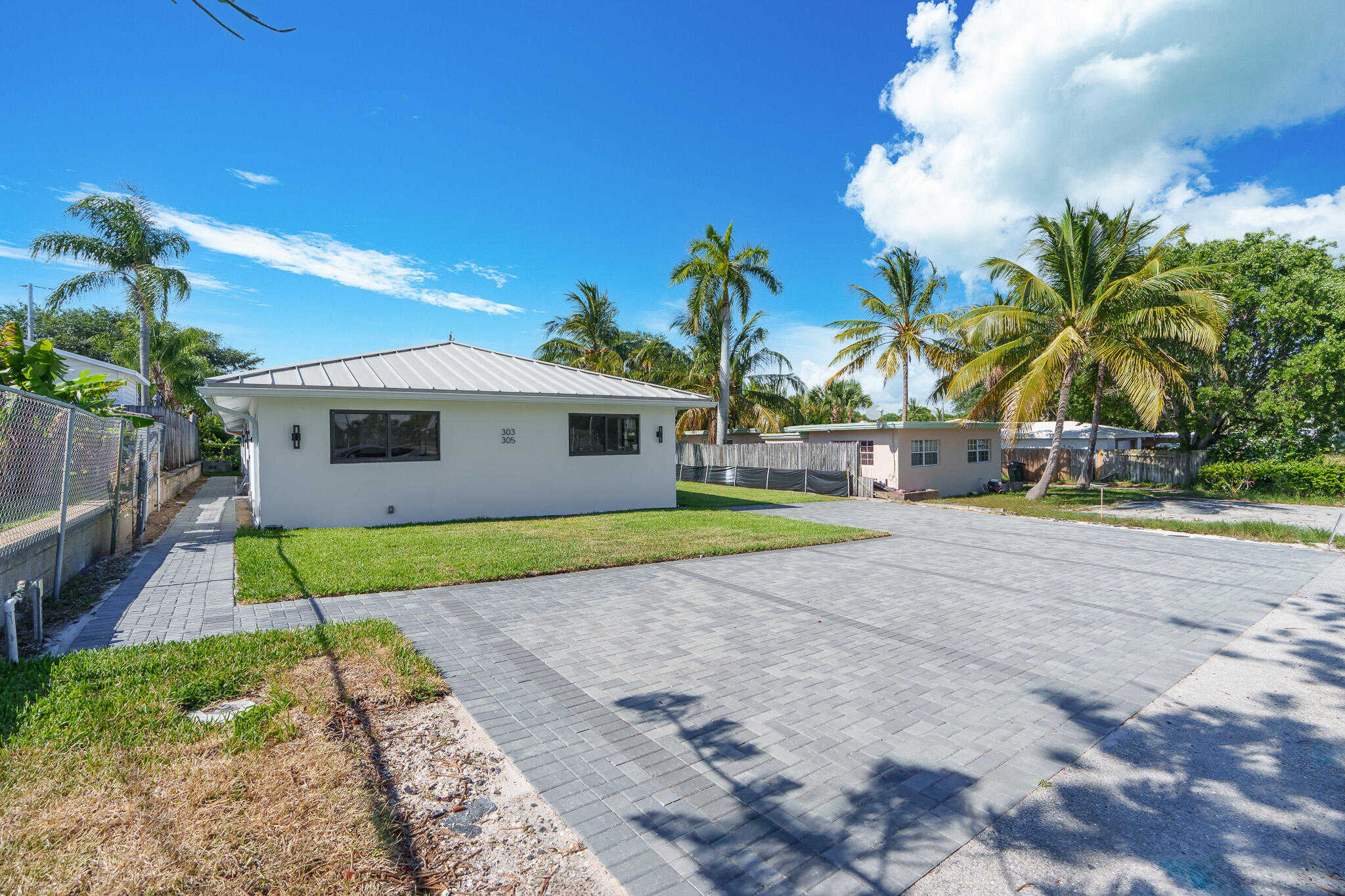 photo 3: 303 - 305 De Carie Street, Delray Beach FL 33444