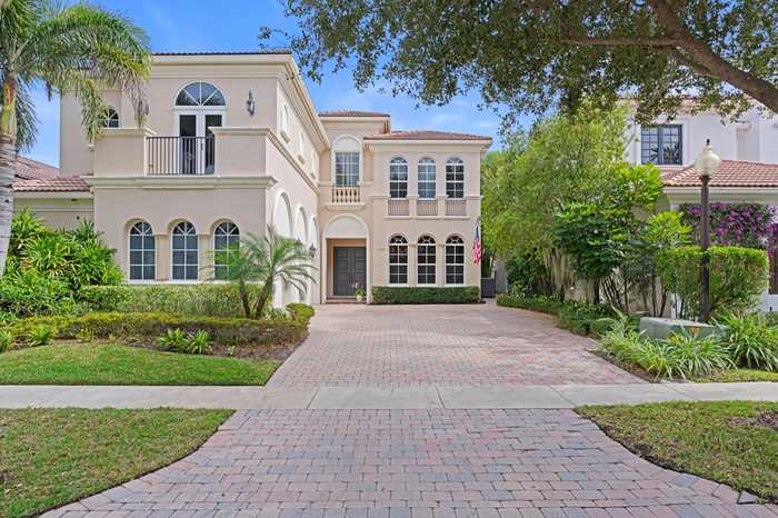 photo 2: 17929 Villa Club Way, Boca Raton FL 33496