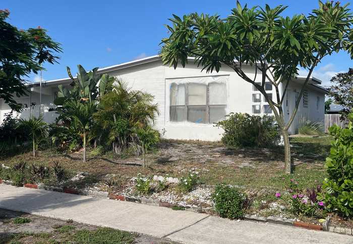 photo 1: 440 Gull Court, North Palm Beach FL 33408