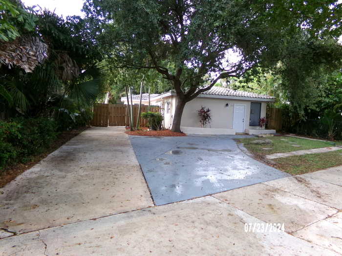 photo 1: 324 Marlborough Place, West Palm Beach FL 33405