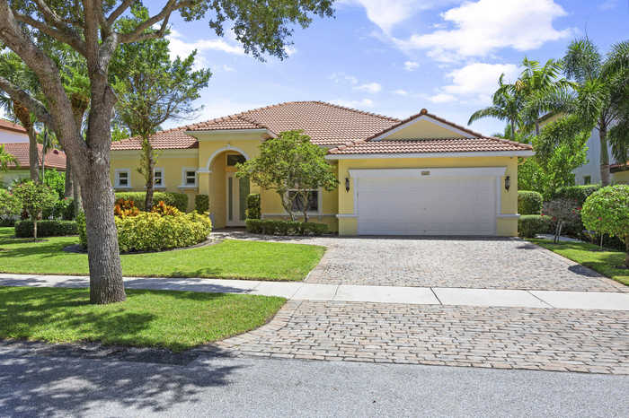 photo 1: 167 Magnolia Way, Tequesta FL 33469