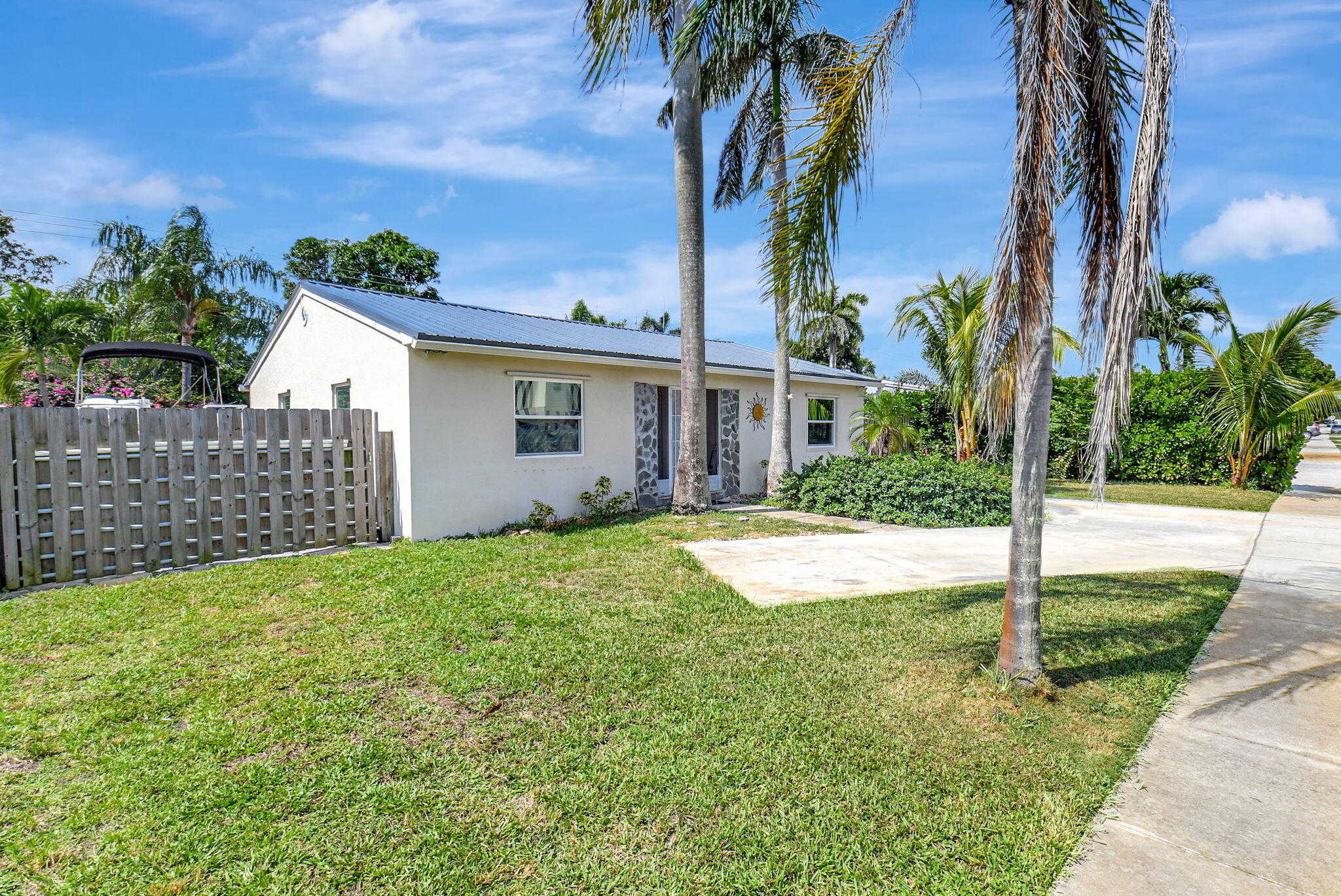 photo 3: 136 2nd Avenue, Boynton Beach FL 33435