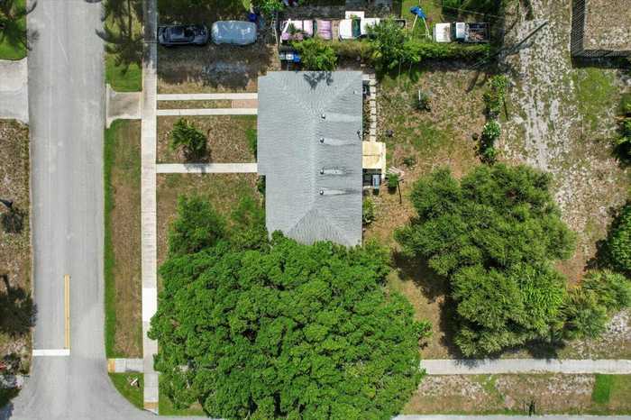 photo 14: 807 Greenbriar Drive, Lake Park FL 33403