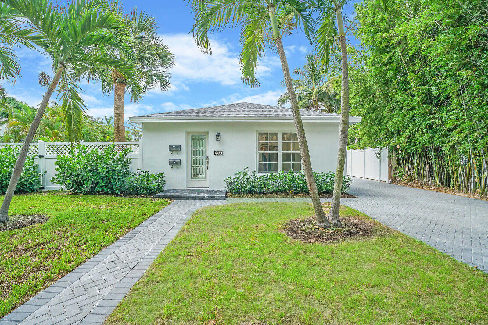 photo 1: 826 Sunset Road, West Palm Beach FL 33401