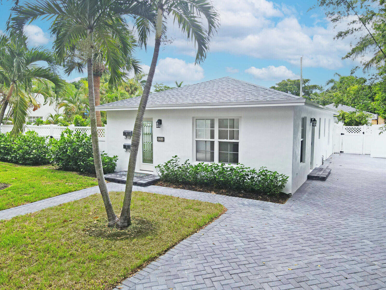 photo 2: 826 Sunset Road, West Palm Beach FL 33401