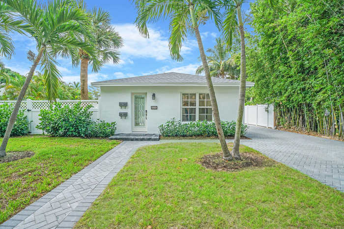 photo 2: 826 Sunset Road, West Palm Beach FL 33401