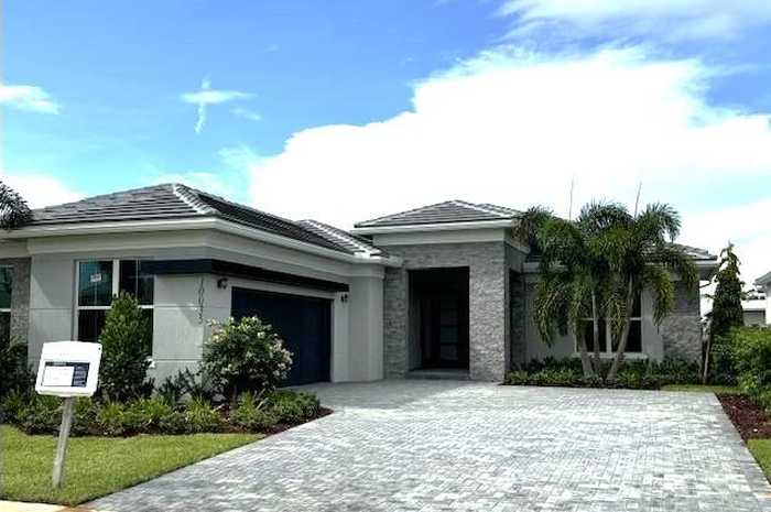 photo 1: 10035 Seagrass Way, Palm Beach Gardens FL 33412