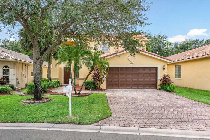 photo 1: 7211 Via Leonardo, Lake Worth FL 33467