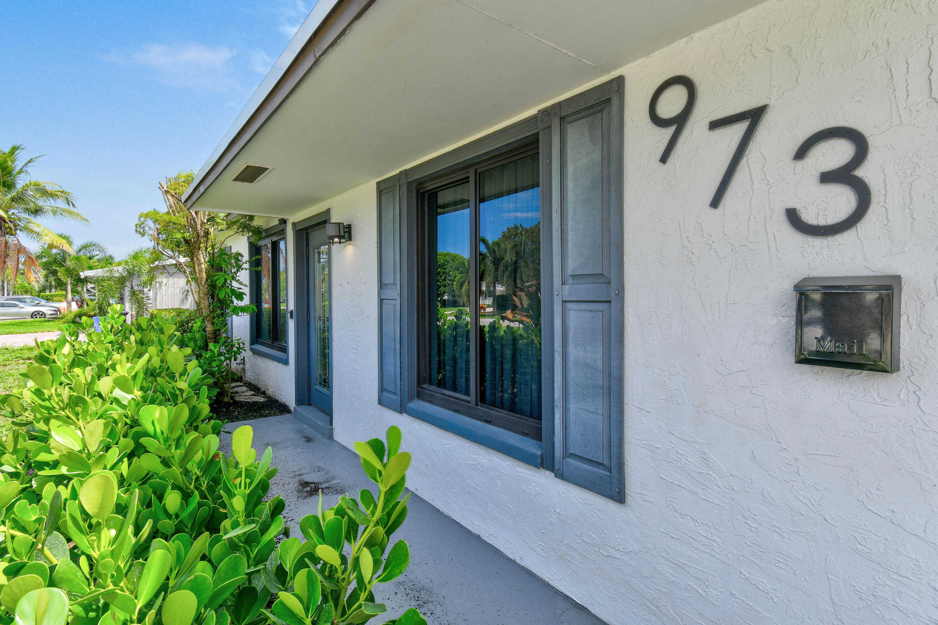 photo 1: 973 Laurel Road, North Palm Beach FL 33408