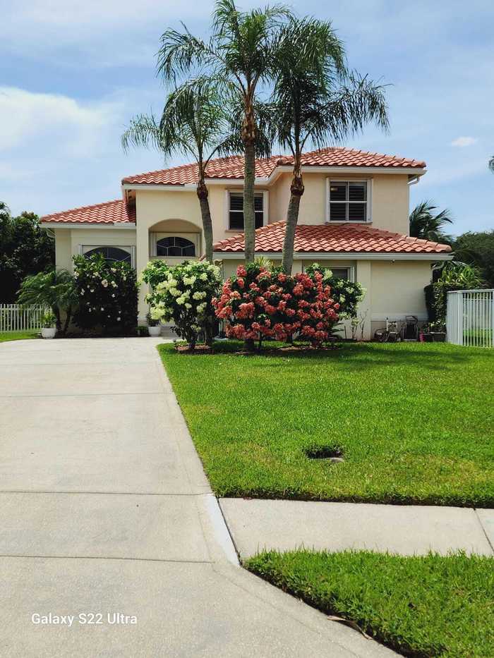 photo 1: 7360 Zurich Circle, Lake Worth FL 33467