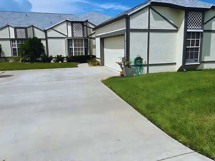 photo 2: 7950 Brighton Manor, Vero Beach FL 32966