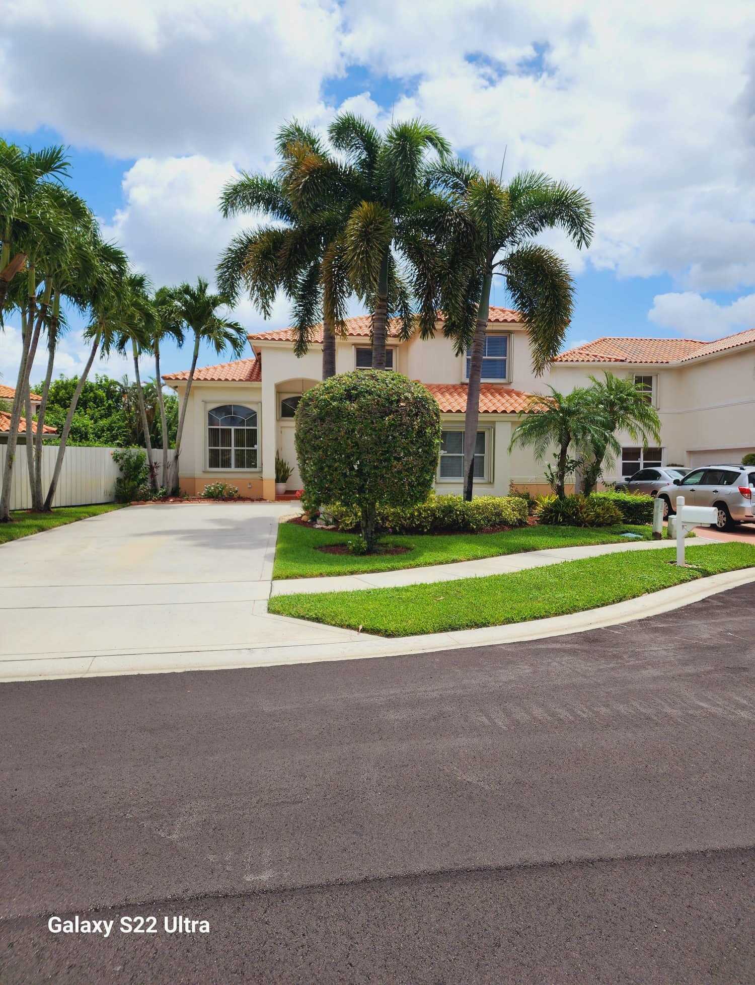 photo 1: 7348 Zurich Circle, Lake Worth FL 33467