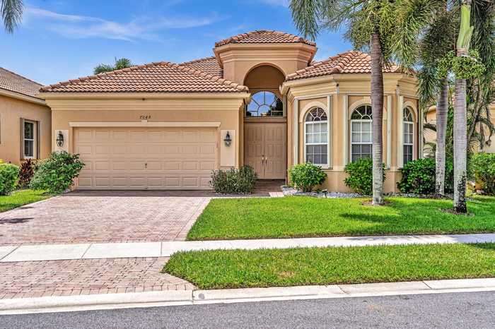 photo 1: 7048 Vivaldi Lane, Delray Beach FL 33446