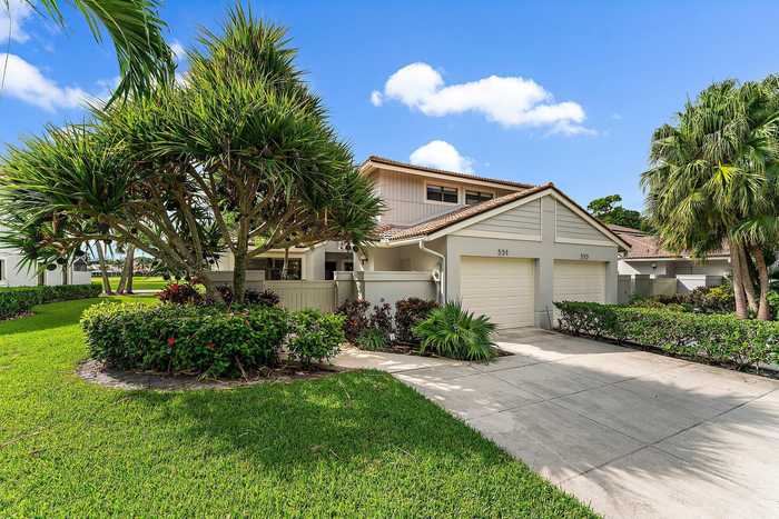 photo 2: 551 Prestwick Circle, Palm Beach Gardens FL 33418