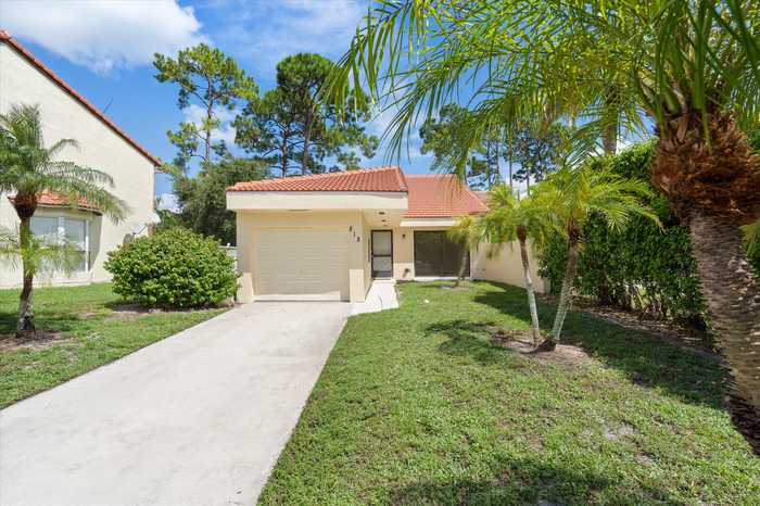 photo 2: 818 Via Toscana, Wellington FL 33414