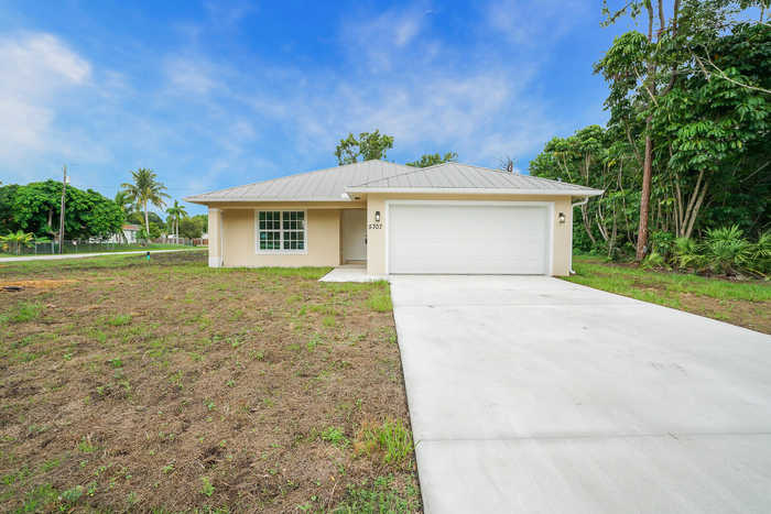 photo 1: 5707 Shannon Drive, Fort Pierce FL 34951