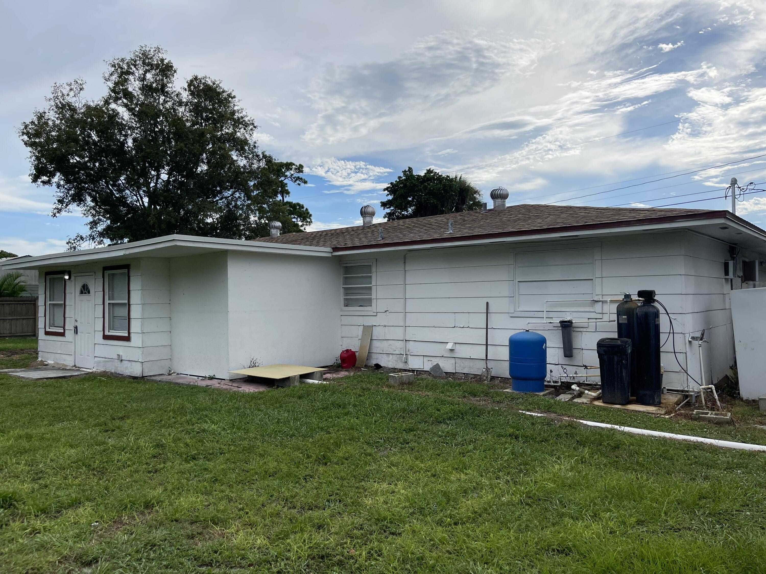 photo 3: 3024 Dixie Boulevard, Fort Pierce FL 34946